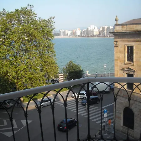 Asturias 4* גיחון