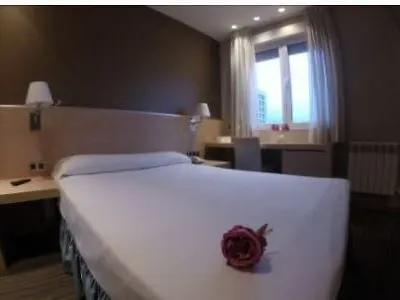 Asturias מלון 4*