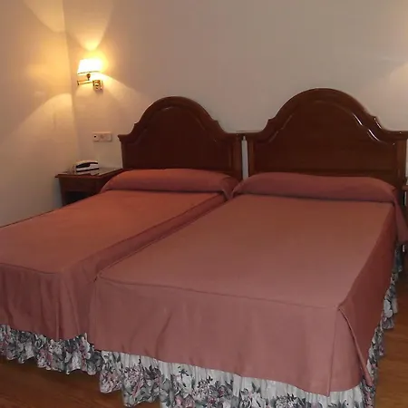 ホテル Asturias 4*