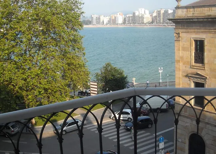 阿斯图里亚斯酒店 4* 希洪